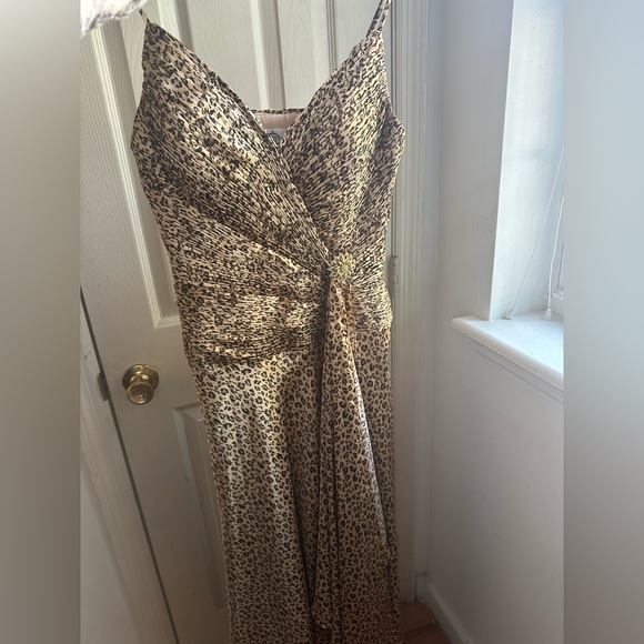 Leopard print gown with matching shawl - Picture 7 of 11